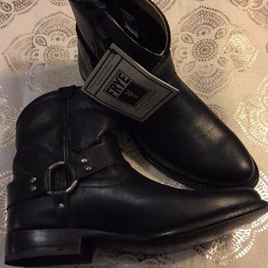Frye harness boot NWT